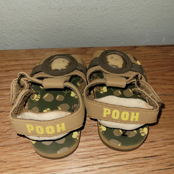 Winnie The Pooh Sandals Size 2 Months, Baby - Picture 2 of 4